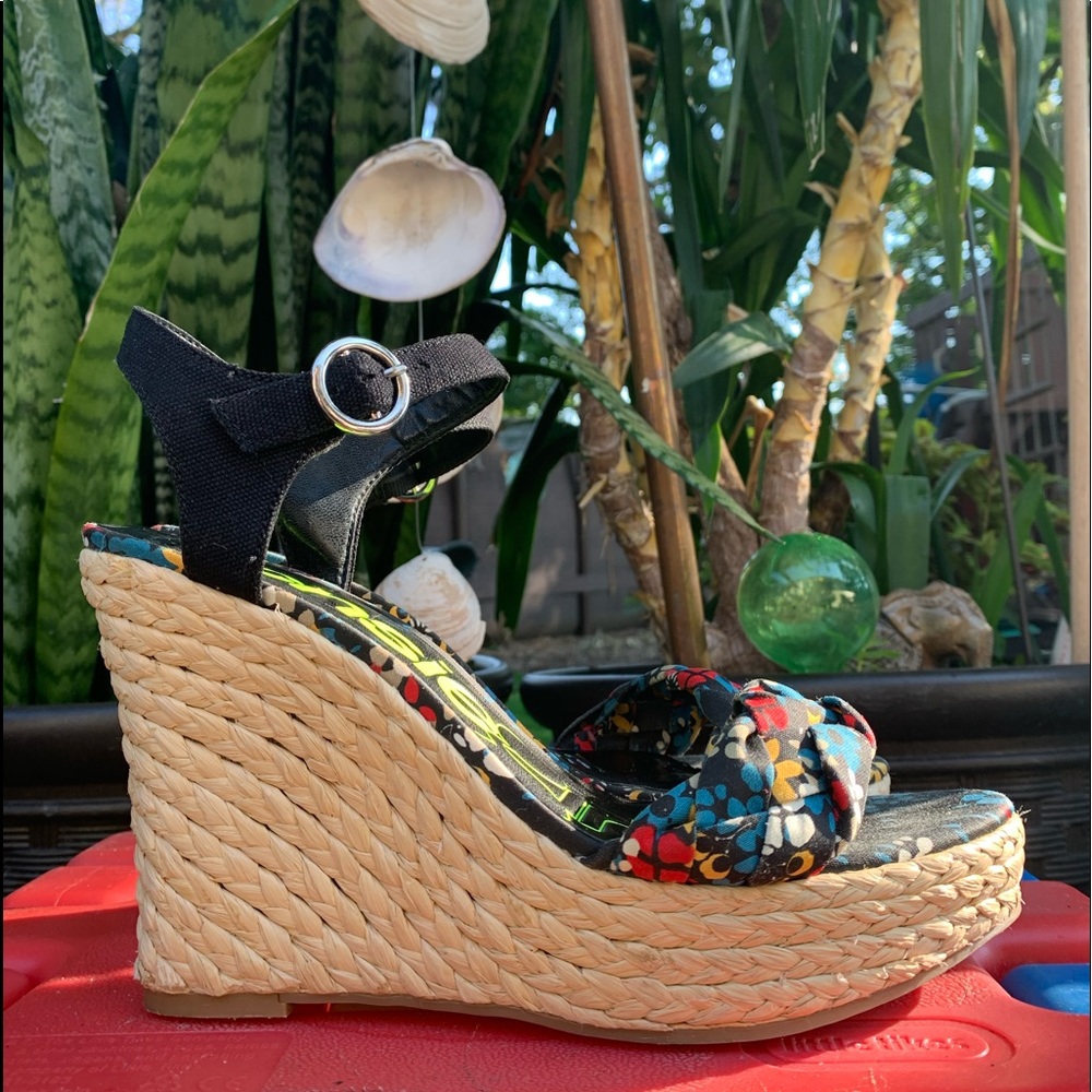Kensie Floral Straw Heel Summer Espadrille Wedges